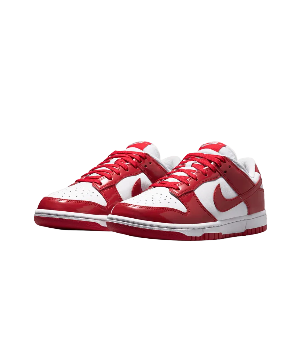 NIKE DUNK LOW SE (UNIVERSITY RED-WHITE)