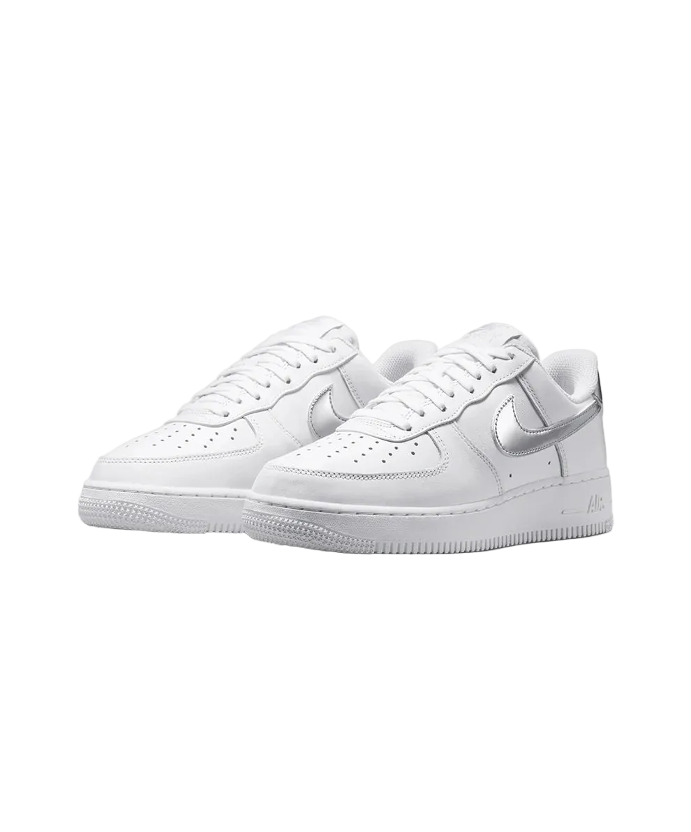NIKE AIR FORCE 1 '07 SE (WHITE/METALLIC SILVER)