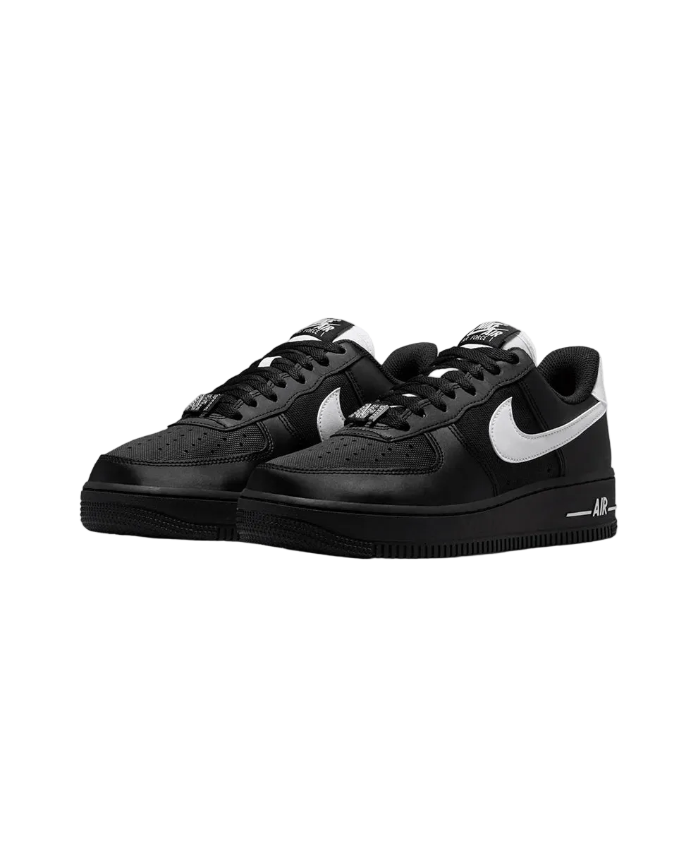 NIKE AIR FORCE 1 '07 SE (BLACK/WHITE-METALLIC SILVER)