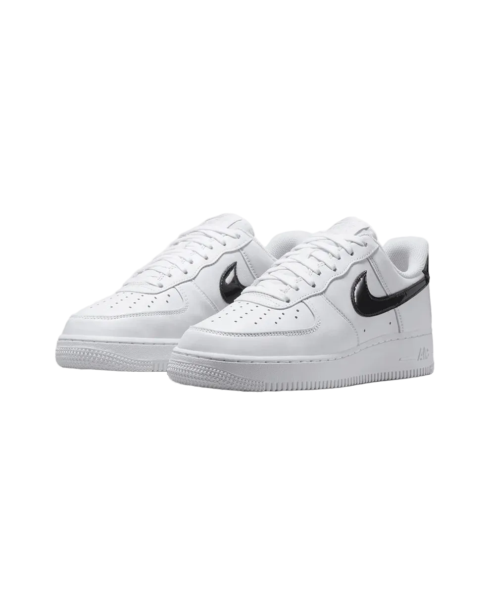 NIKE AIR FORCE 1 '07 SE (WHITE/BLACK-METALLIC SILVER)