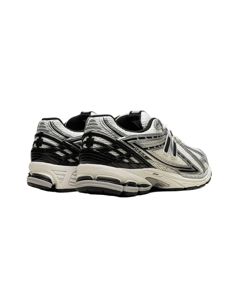 New Balance 1906 (METALLIC SILVER)