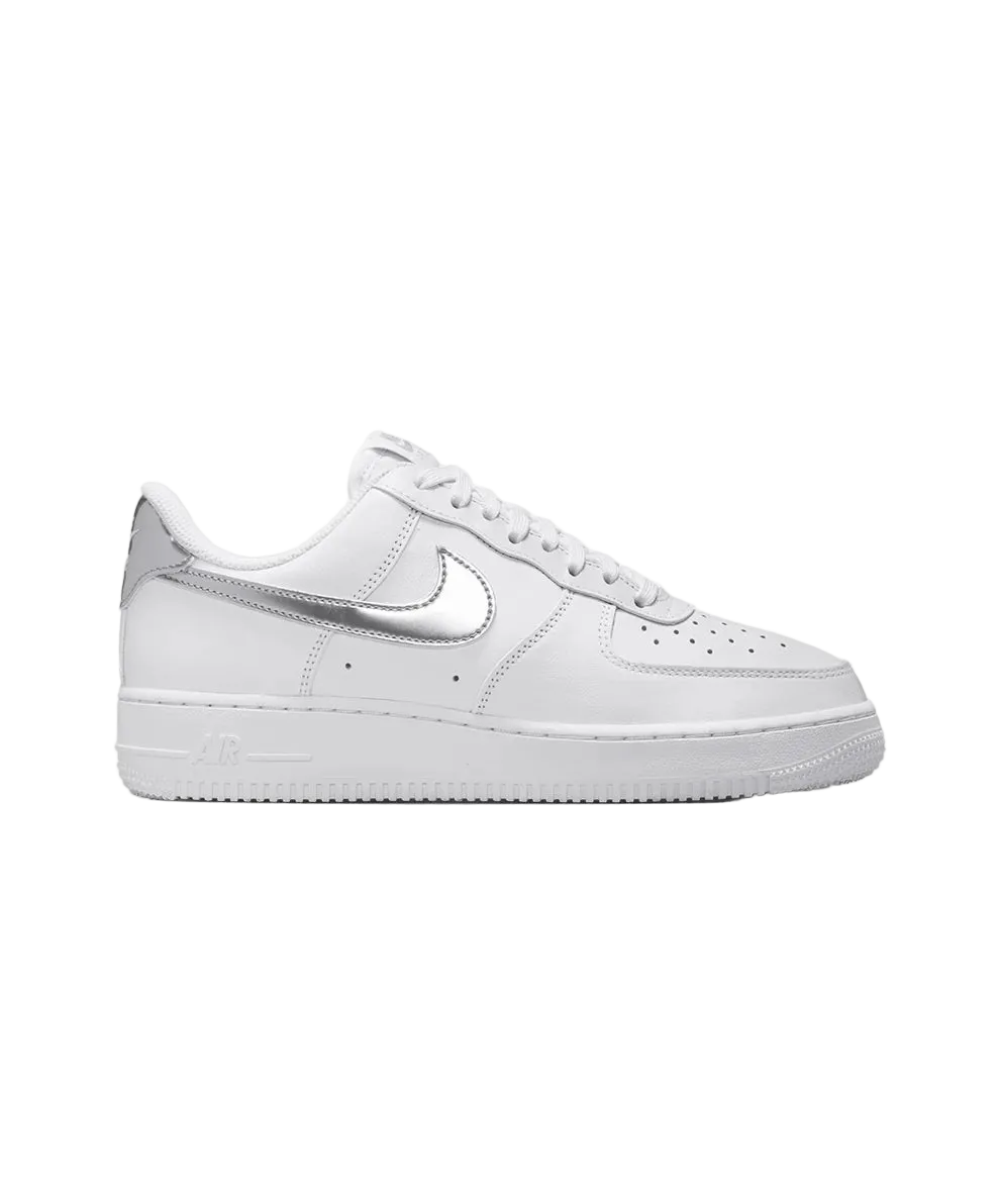 NIKE AIR FORCE 1 '07 SE (WHITE/METALLIC SILVER)
