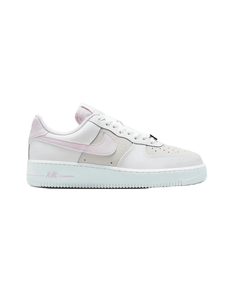 NIKE AIR FORCE 1 '07 SE (WHITE/BLEACHED LILAC-METALLIC SILVER)