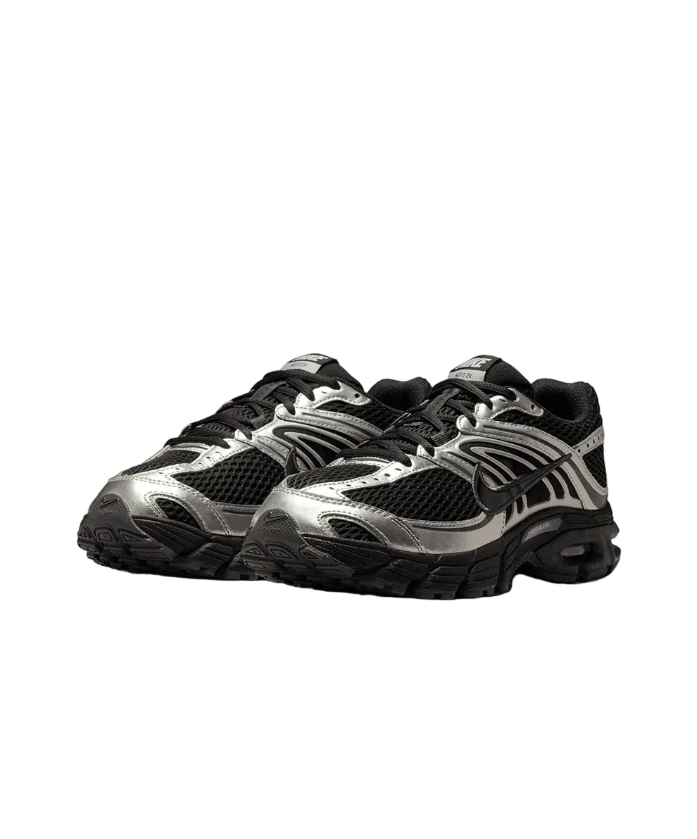 NIKE AIR MAX MOTO 2K (METALLIC SILVER/ANTHRACITE/BLACK)