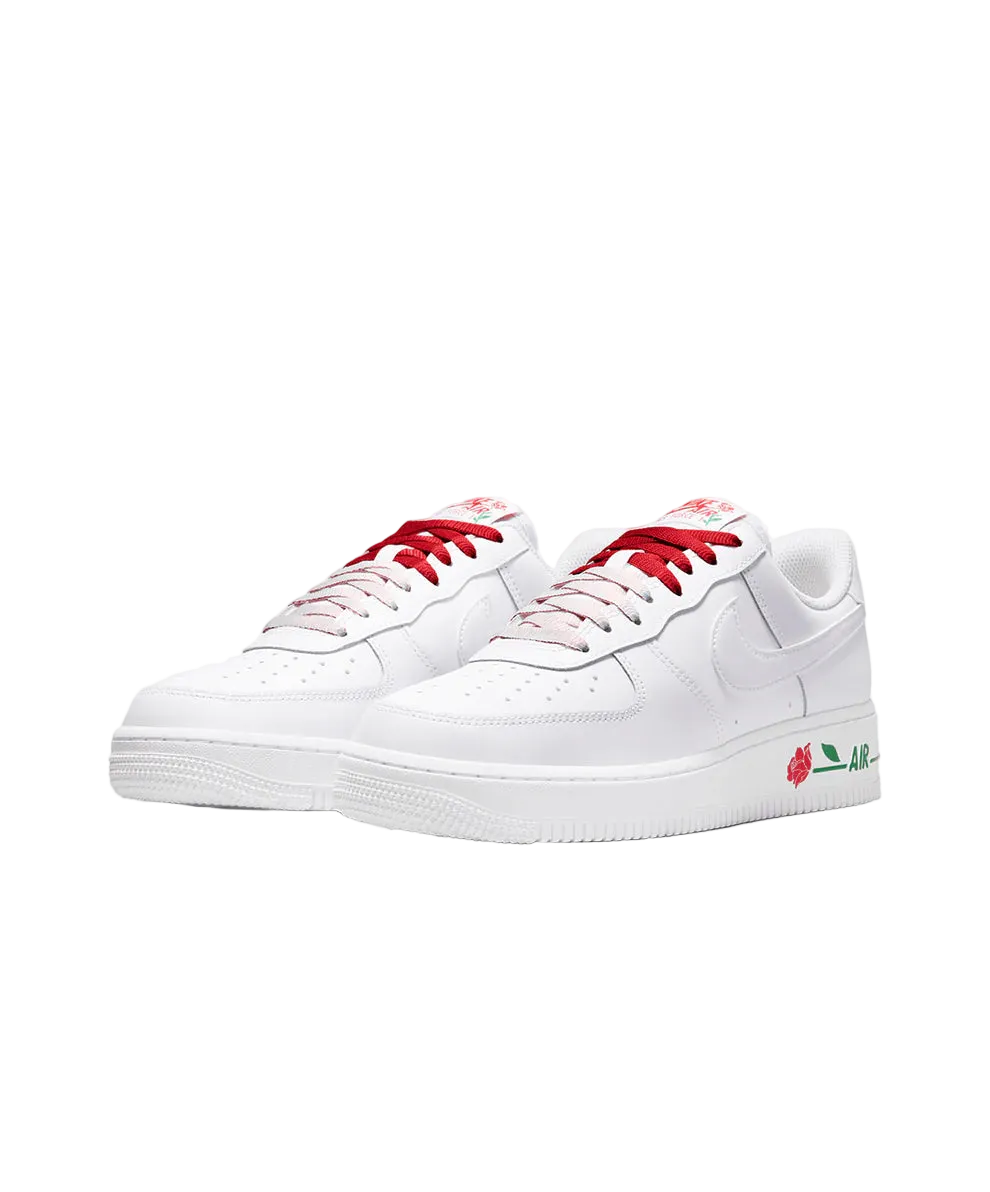 NIKE AIR FORCE 1 '07 SE (WHITE/SPORT RED/PINE GREEN/WHITE)